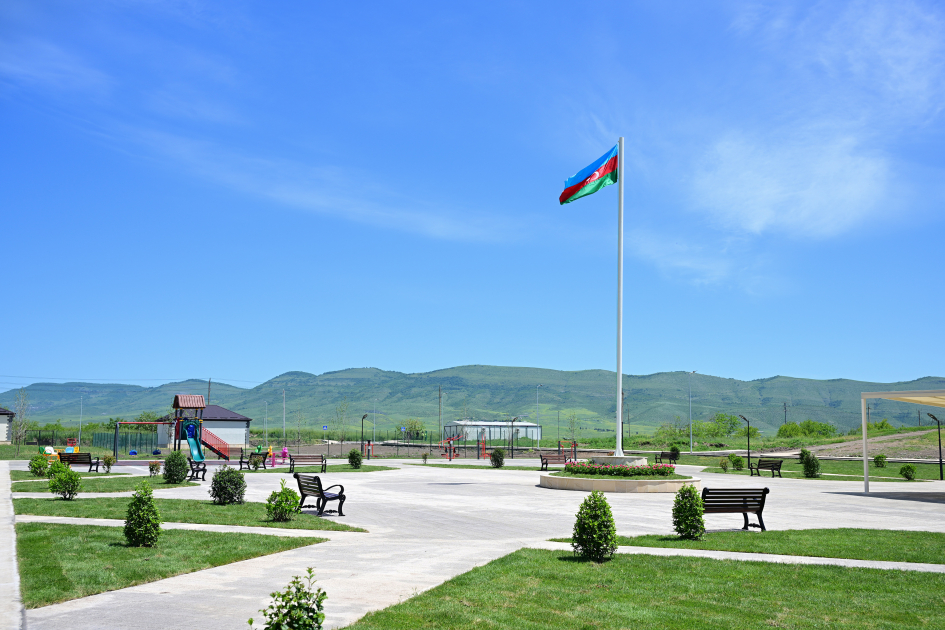 President Ilham Aliyev inspects private houses designated for servicemen in Khojaly (PHOTO)