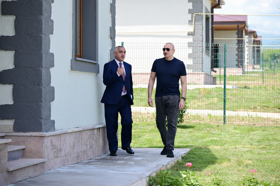 President Ilham Aliyev inspects private houses designated for servicemen in Khojaly (PHOTO)