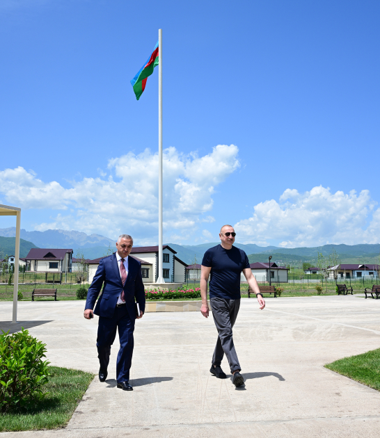 President Ilham Aliyev inspects private houses designated for servicemen in Khojaly (PHOTO)