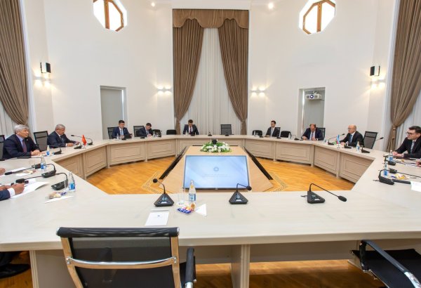 Azerbaijan, Kyrgyzstan explore expansion of energy co-op at Baku Energy Week (PHOTO)