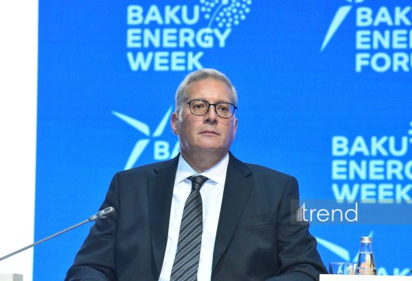 Egypt focuses on boosting oil and gas output at existing fields, minister says