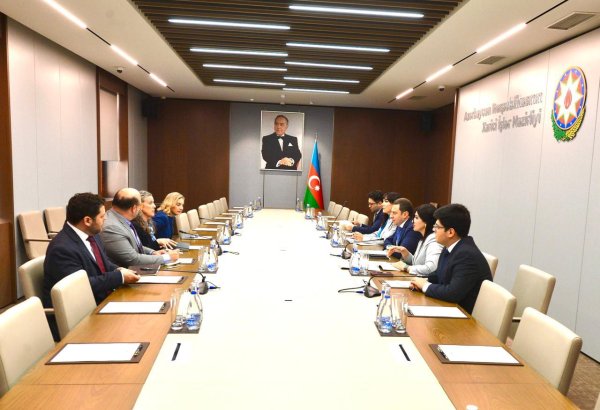 Azerbaijan, U.S. discuss expansion of economic ties (PHOTO)
