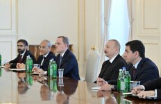 President Ilham Aliyev receives U.S. delegation led by Assistant Secretary of State for Economic, Energy, and Business Affairs (PHOTO)