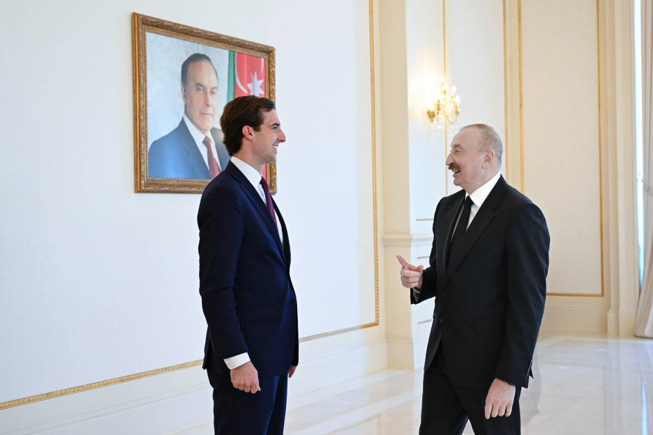 President Ilham Aliyev receives U.S. delegation led by Assistant Secretary of State for Economic, Energy, and Business Affairs (PHOTO)