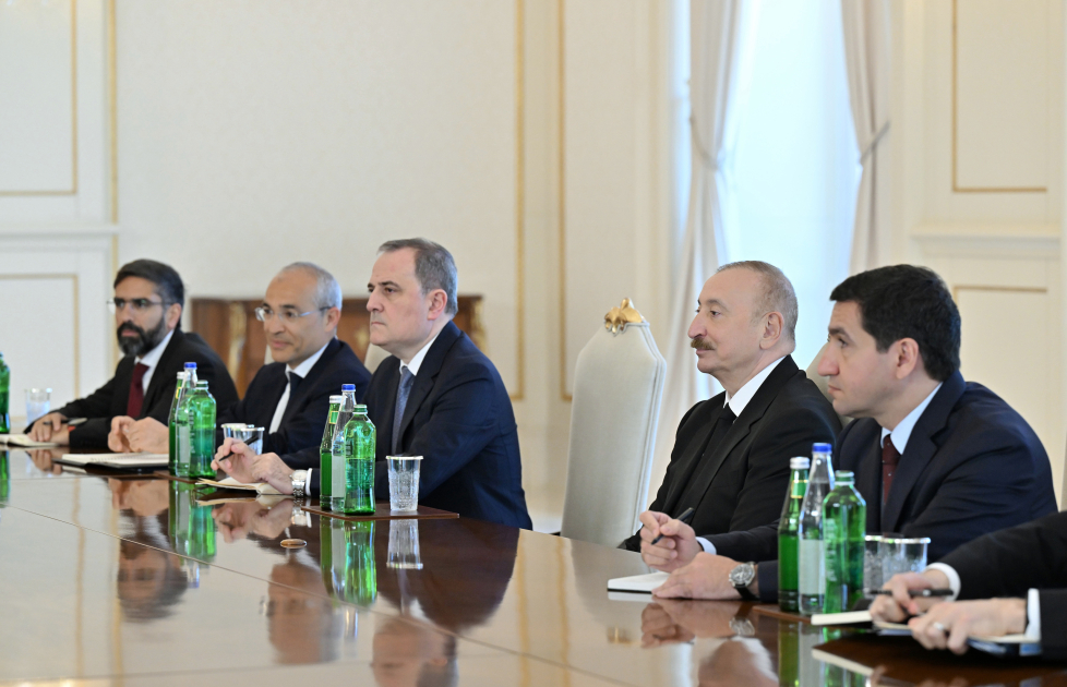 President Ilham Aliyev receives U.S. delegation led by Assistant Secretary of State for Economic, Energy, and Business Affairs (PHOTO)