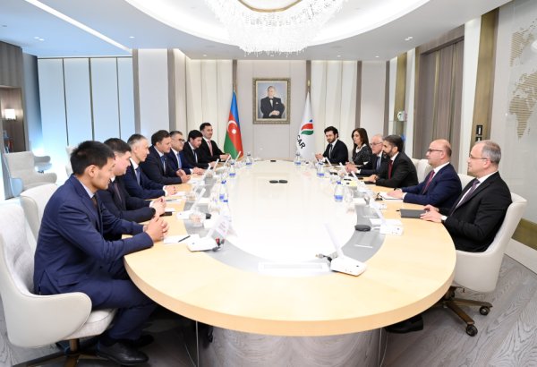 SOCAR, KazMunayGas discuss cooperation during Baku Energy Week