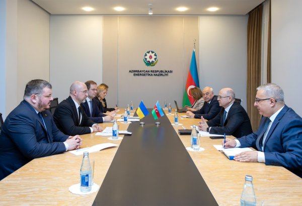 Azerbaijan, Ukraine hold talks on expanding energy partnership (PHOTO)