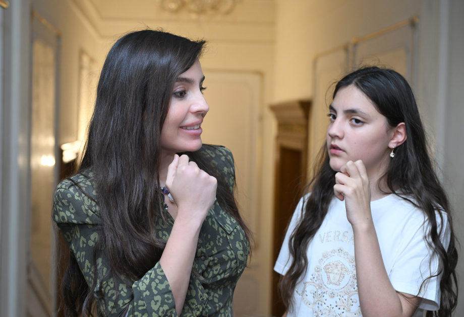 Leyla Aliyeva and Alena Aliyeva attend performance of "The Little Prince" based on same name at Azerbaijan State Academic Musical Theater (FOTO)