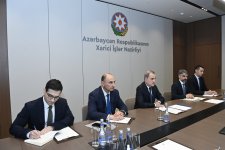 Azerbaijani FM receives credentials of newly appointed UK ambassador (PHOTO)
