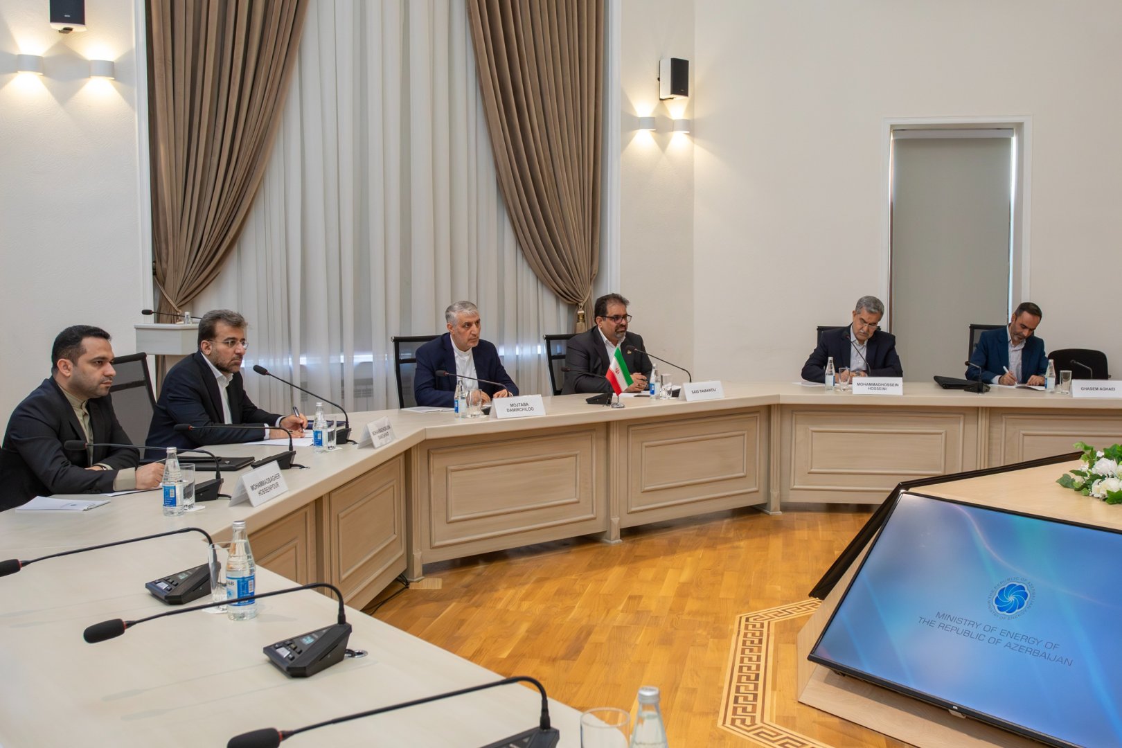 Azerbaijan engages in strategic energy talks with Venezuela and Iran (PHOTO)