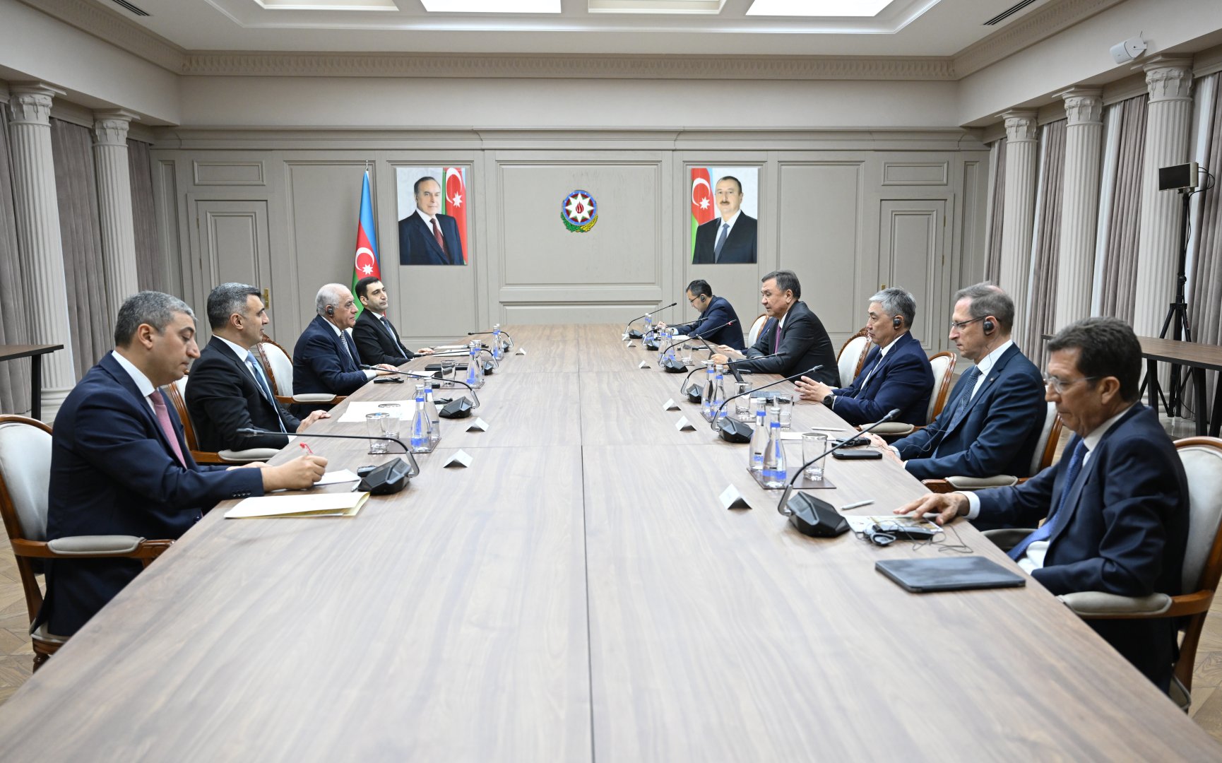 Azerbaijan discusses collaboration in financial and banking sector within OTS
