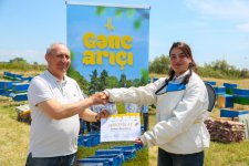 Initiated by Leyla Aliyeva, “Young beekeeper” project successfully implemented in Yevlakh district (PHOTO)