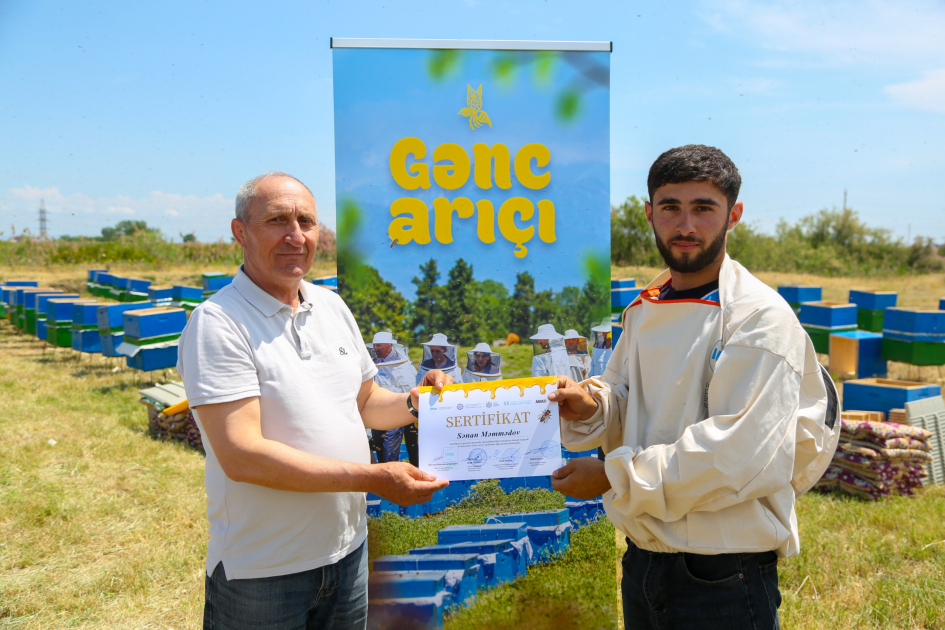 Initiated by Leyla Aliyeva, “Young beekeeper” project successfully implemented in Yevlakh district (PHOTO)