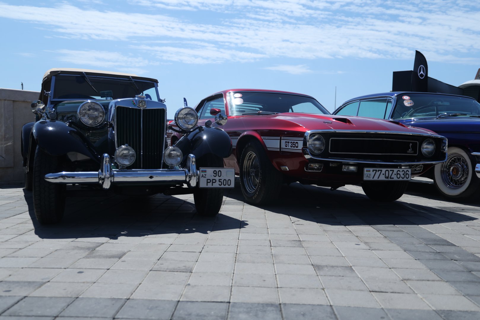 Baku boulevard hosts festival of classic and supercars (PHOTO)