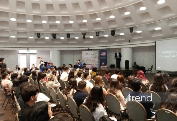 Over 40 U.S. universities participate in educational exhibition in Baku - Randy Cole