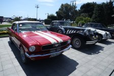 Baku boulevard hosts festival of classic and supercars (PHOTO)