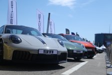 Baku boulevard hosts festival of classic and supercars (PHOTO)