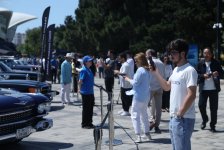 Baku boulevard hosts festival of classic and supercars (PHOTO)