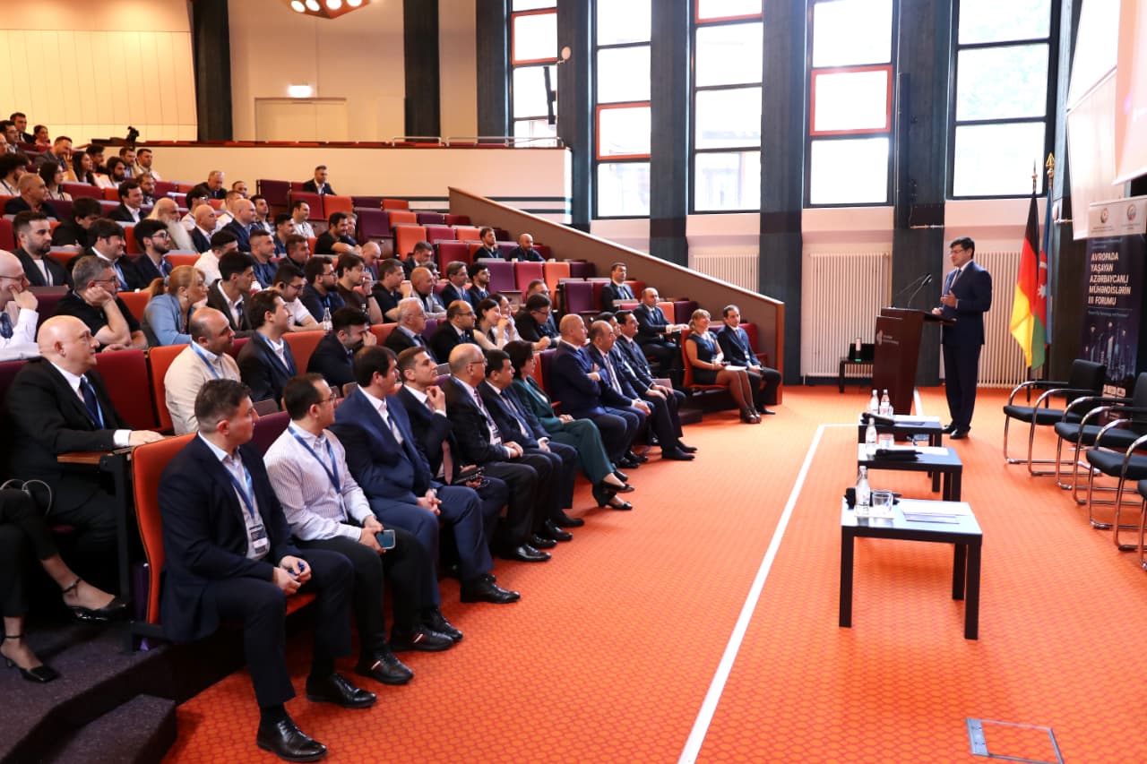 Germany hosts 3rd forum of Azerbaijani engineers living in Europe (PHOTO)
