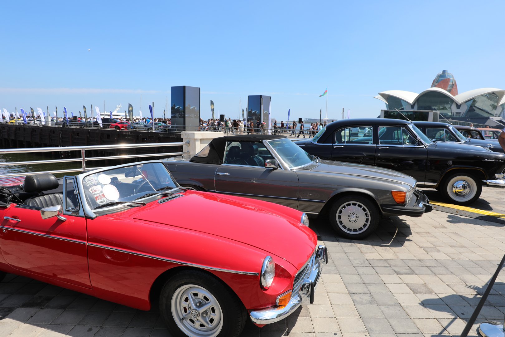 Baku hosts successful Classics & Supercars Festival (PHOTO/VIDEO)