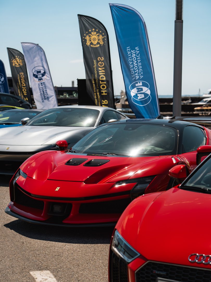 Baku hosts successful Classics & Supercars Festival (PHOTO/VIDEO)