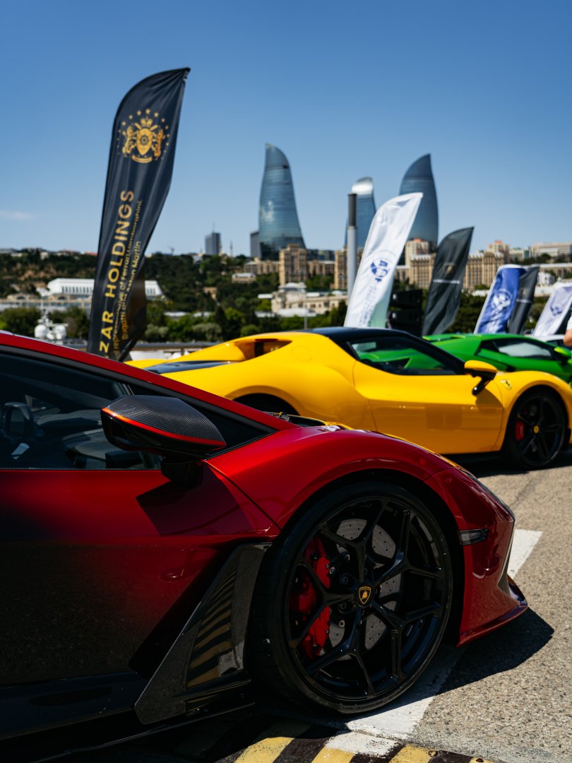 Baku hosts successful Classics & Supercars Festival (PHOTO/VIDEO)