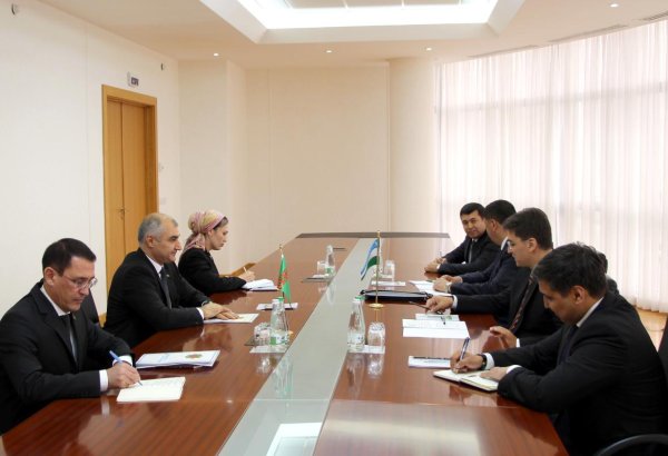 Turkmen, Uzbek deputy foreign ministers hold talks on bilateral ties