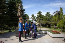 Azerbaijani Defense Minister pays official visit to Serbia (PHOTO)