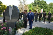 Azerbaijani Defense Minister pays official visit to Serbia (PHOTO)