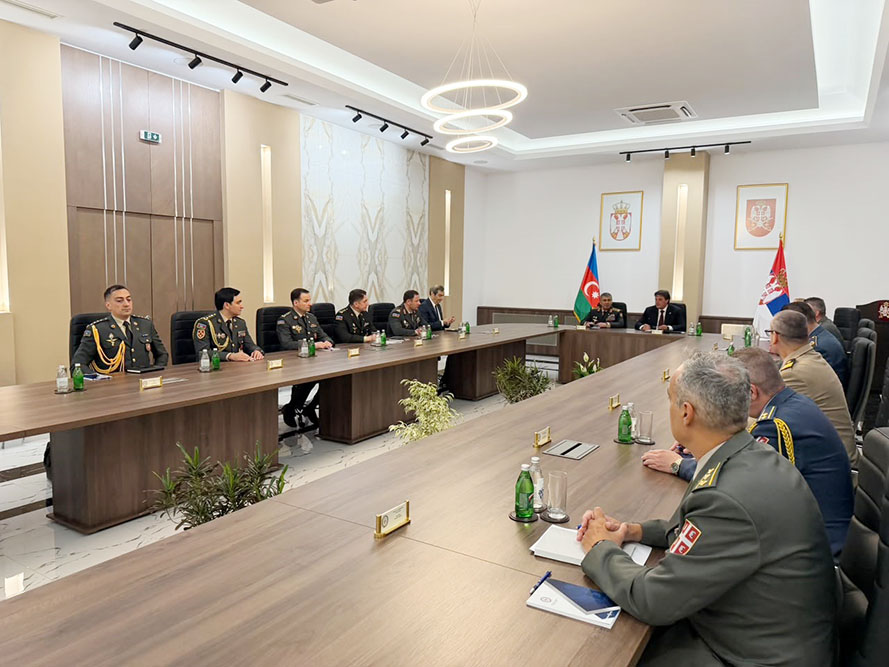 Azerbaijani Defense Minister pays official visit to Serbia (PHOTO)