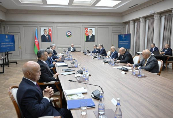 Azerbaijan's prime minister holds meeting and adopts new decision (PHOTO)