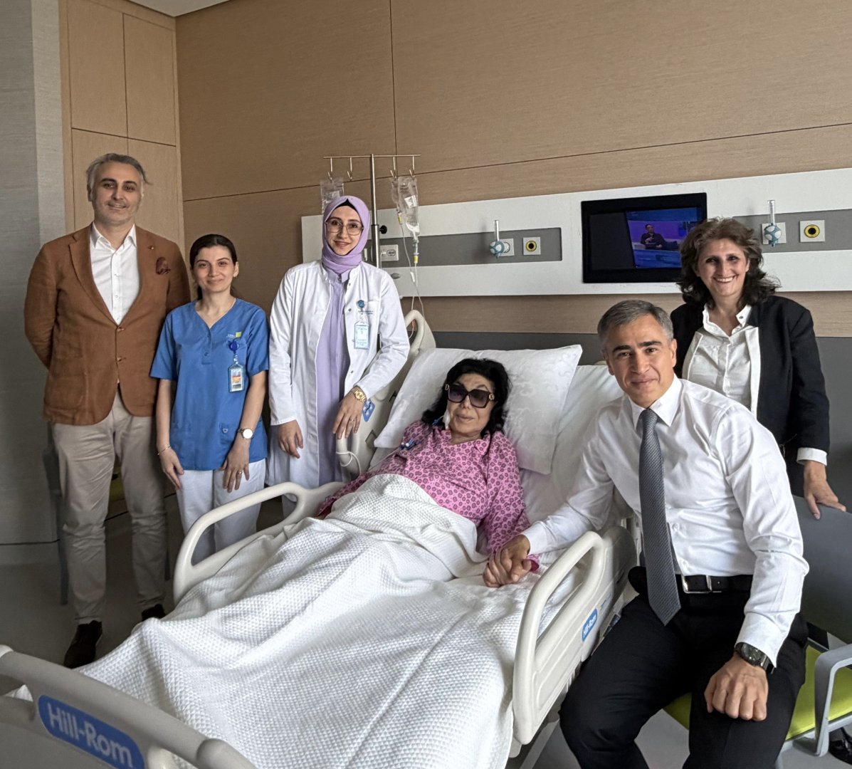 Flora Kerimova thanks First VP Mehriban Aliyeva for her special attention to her treatment (PHOTO)