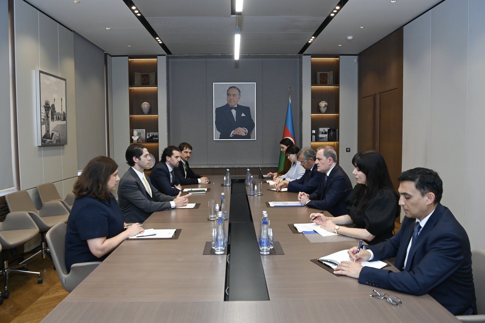Azerbaijani foreign minister discusses cooperation prospects with head of DFC (PHOTO)