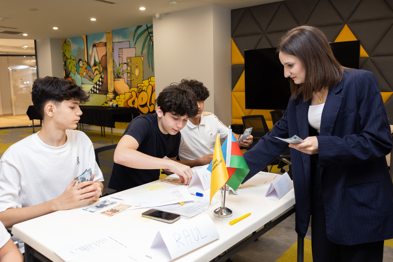 LANDAU School students participated in the internship program at Yelo Bank (PHOTO)