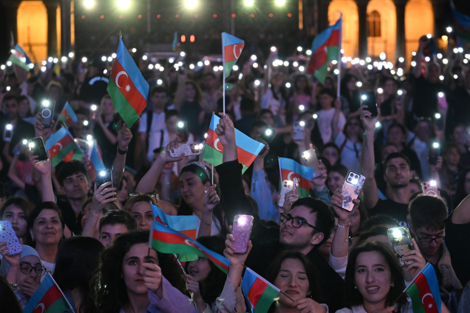 Baku hosts festive concert marking National Salvation Day (PHOTO/VIDEO)