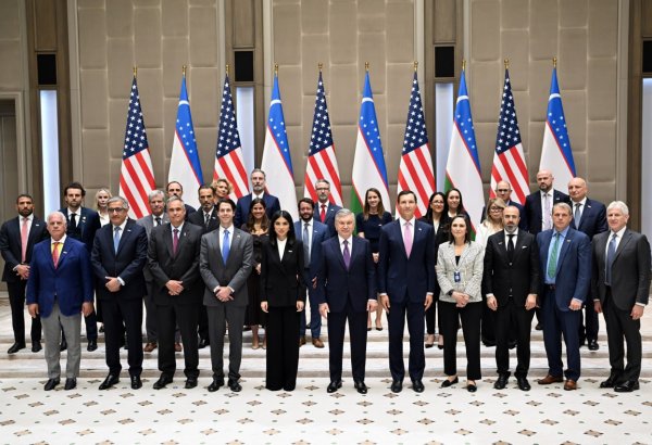 President Mirziyoyev meets U.S. business leaders ahead of Tashkent Investment Forum