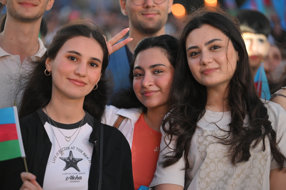 Baku hosts festive concert marking National Salvation Day (PHOTO/VIDEO)