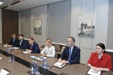 Azerbaijan and Turkic Investment Fund discuss joint investment outlook (PHOTO)