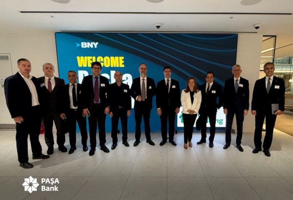 PASHA Bank senior executives attend Strategic Leadership Summit in London
