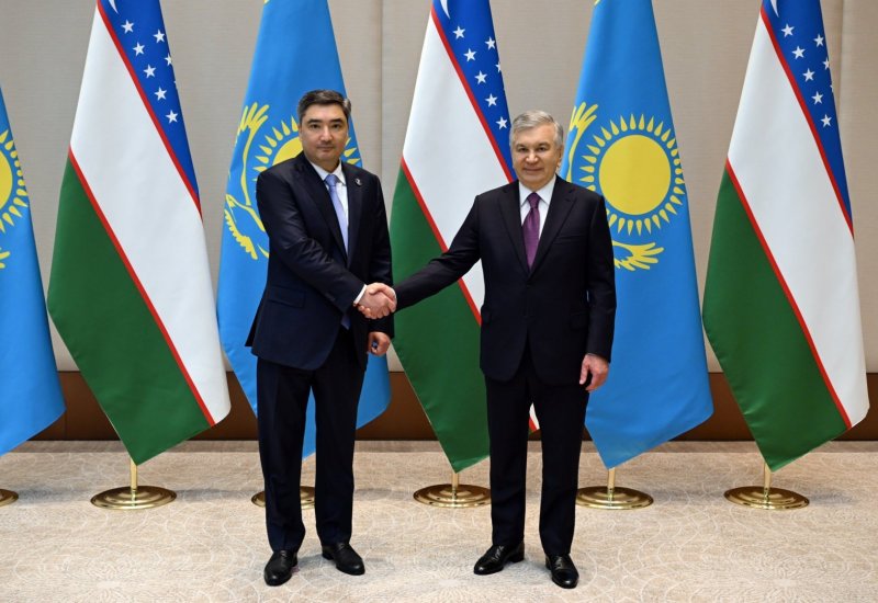 President Shavkat Mirziyoyev, Kazakh PM discuss deepening bilateral ties