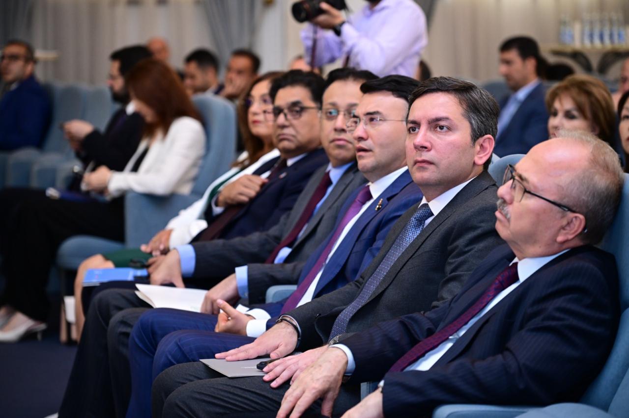 Baku hosts discussions on promoting human rights via public services (PHOTO)