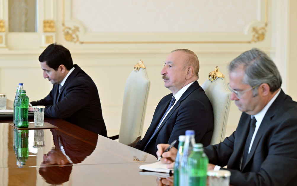 President Ilham Aliyev receives Member of U.S. House of Representatives (PHOTO/VIDEO)