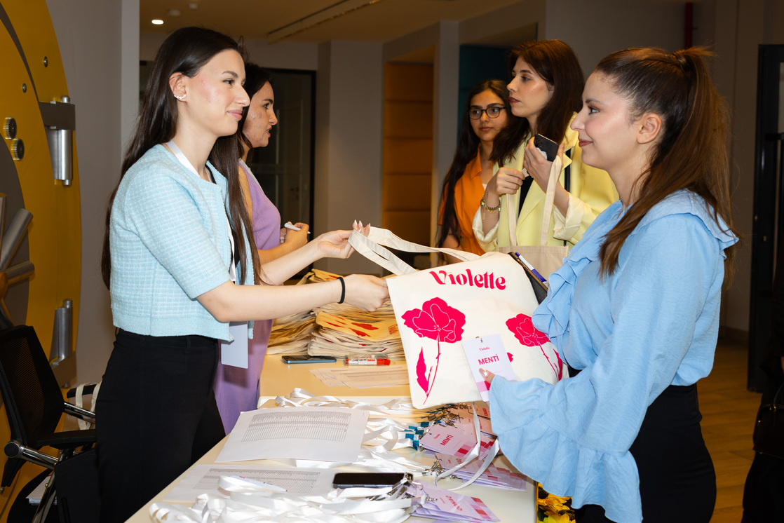 Yelo Bank hosts graduation day for young women's mentorship program (PHOTO)