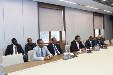 Azerbaijan's deputy FM holds meeting with IGAD executive secretary (PHOTO)