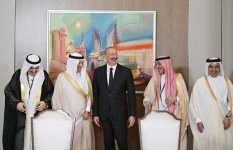President Ilham Aliyev receives delegation of heads of member institutions of Arab Coordination Group (PHOTO)