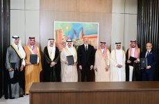 President Ilham Aliyev receives delegation of heads of member institutions of Arab Coordination Group (PHOTO)