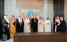 President Ilham Aliyev receives delegation of heads of member institutions of Arab Coordination Group (PHOTO)