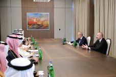 President Ilham Aliyev receives delegation of heads of member institutions of Arab Coordination Group (PHOTO)