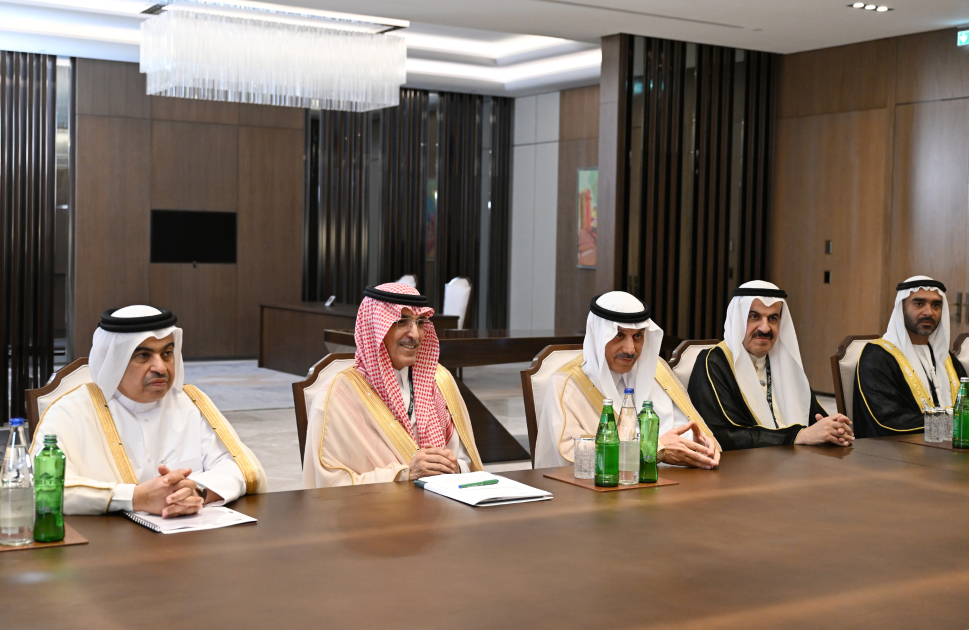 President Ilham Aliyev receives delegation of heads of member institutions of Arab Coordination Group (PHOTO)