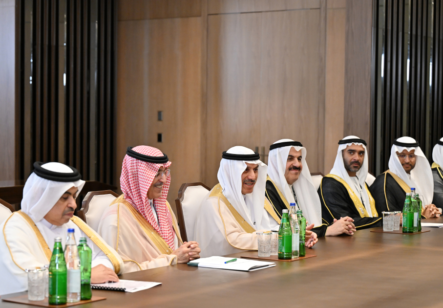 President Ilham Aliyev receives delegation of heads of member institutions of Arab Coordination Group (PHOTO)